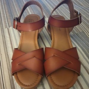 Sandal low heel